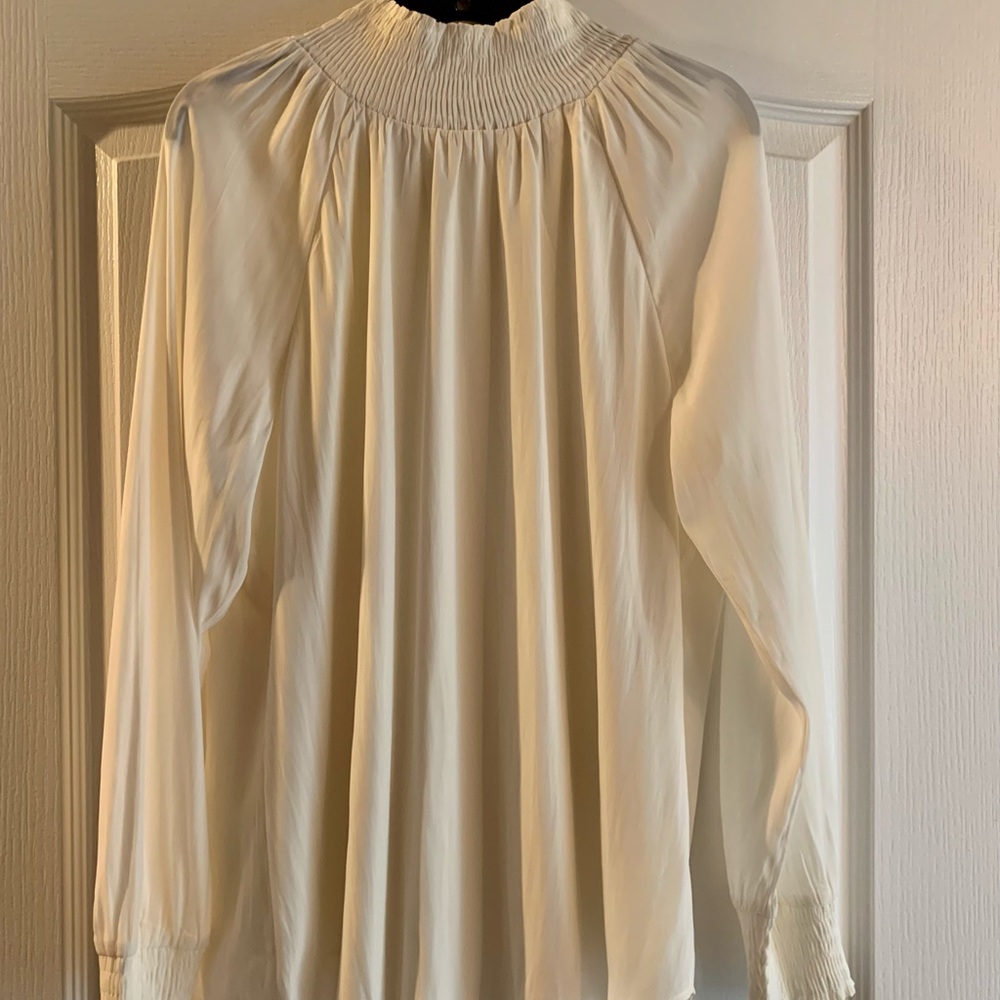 Chicos Creme Top Brand New